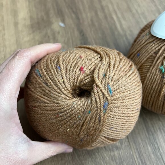 Linie 144 Gala 100% Wool Yarn Bundle Caramel Tan Brown with Multi Color Flecks ( - Picture 5 of 7